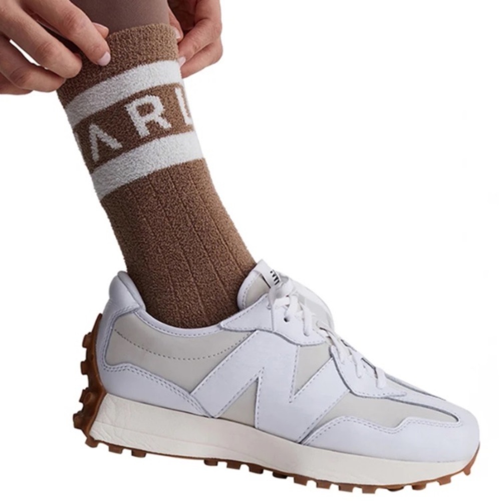 🆕 “Spencer Sock” Varley Two-Tone Tan and Cream Yoga Socks! 💥